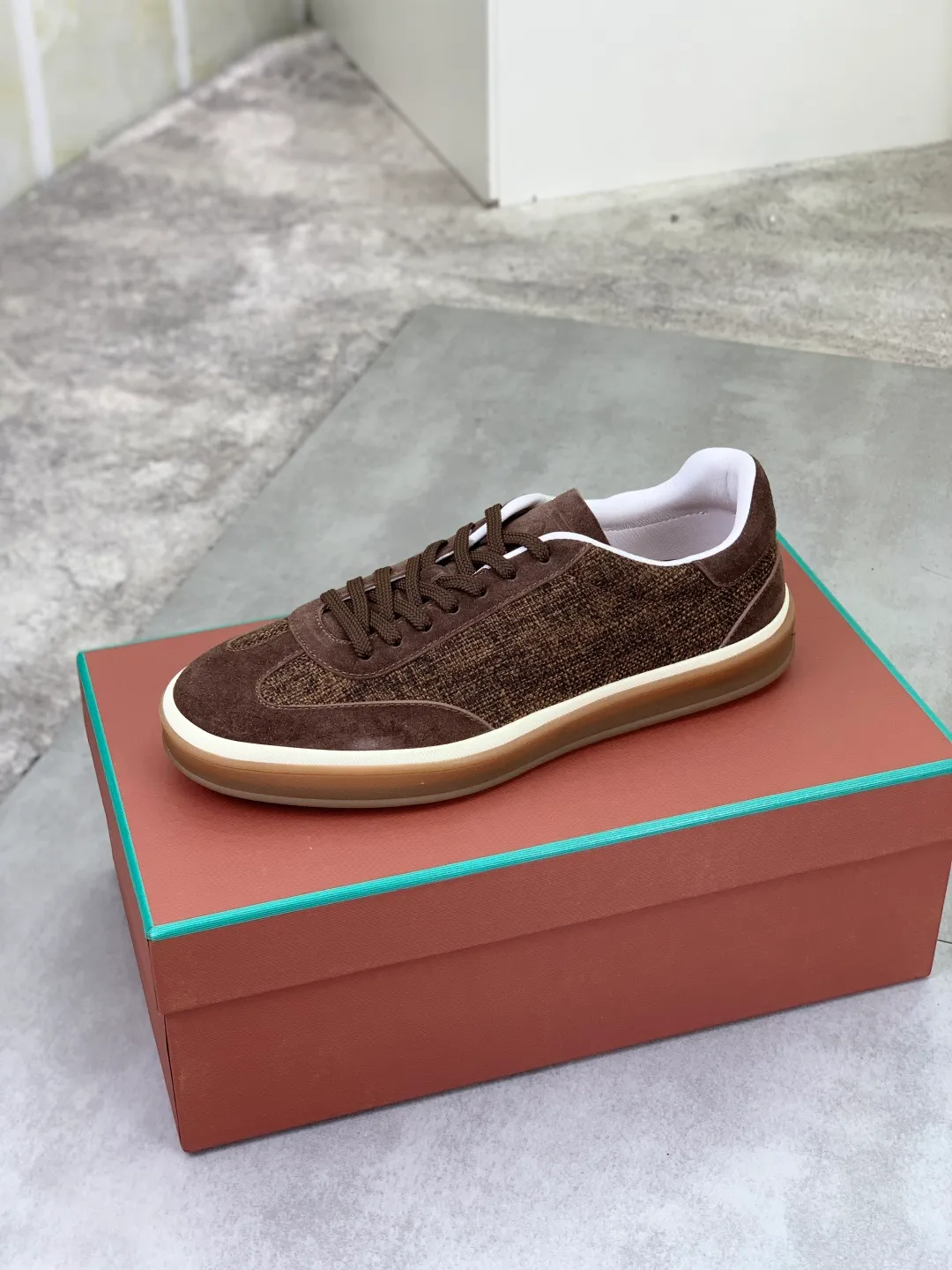 Men's Men's Shoes 💰P560 New Style 💰 The latest casual shoes Loro Piana 💯 Top grade 💯 Buy the original copy 💯 Founded the existing Loro Piana company on April 24, 1924. It is now the sixth generation of family business, providing the best quality products to customers who are discerning about taste and quality. Imported original fly woven fabrics with cowhide fabrics, plain calfskin lining, hand-stitched threads with cowhide feet, original packaging, high-end outsole, size: 38-45 (custom-made for 46), 7️⃣ colors available